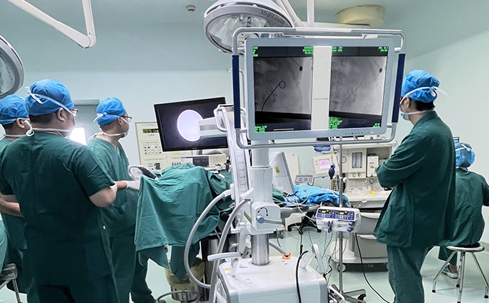 大平板一体式C形臂助力手术更成功 大平板一体式C形臂助力手术更成功