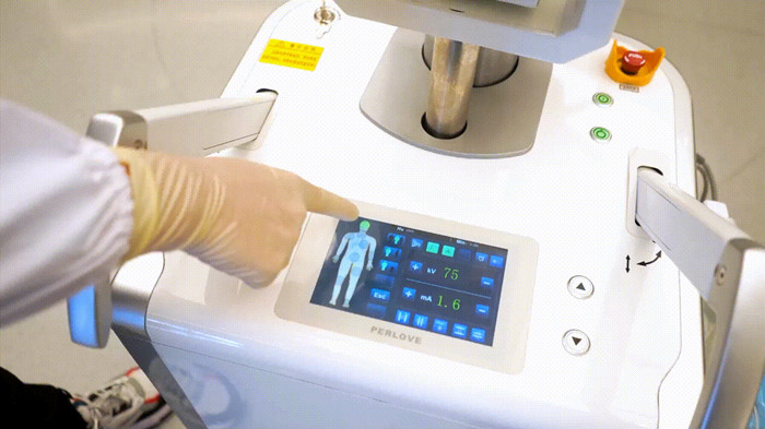  移动式平板C形臂