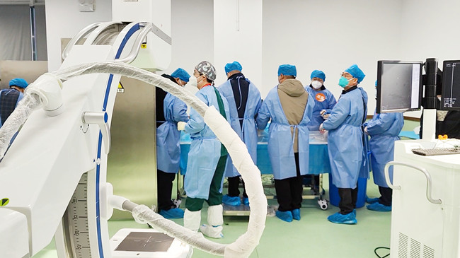 UBE腰椎管减压术和椎间融合术实操训练营，普爱C形臂全程护航